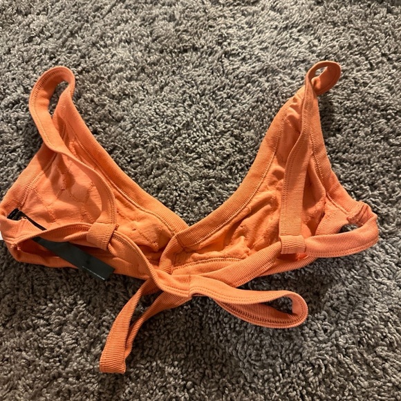 Out from under bralette - Picture 3 of 5